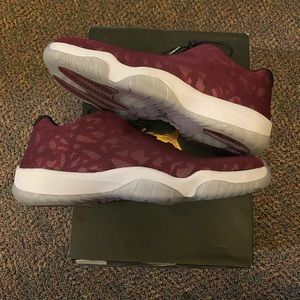 Air Jordan future low Bordeaux burgundy